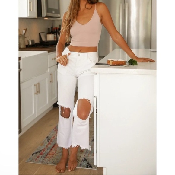Free People We The Free NWT Maggie Raw Hem Distressed Optic White Jeans Sz 27 - Picture 1 of 11